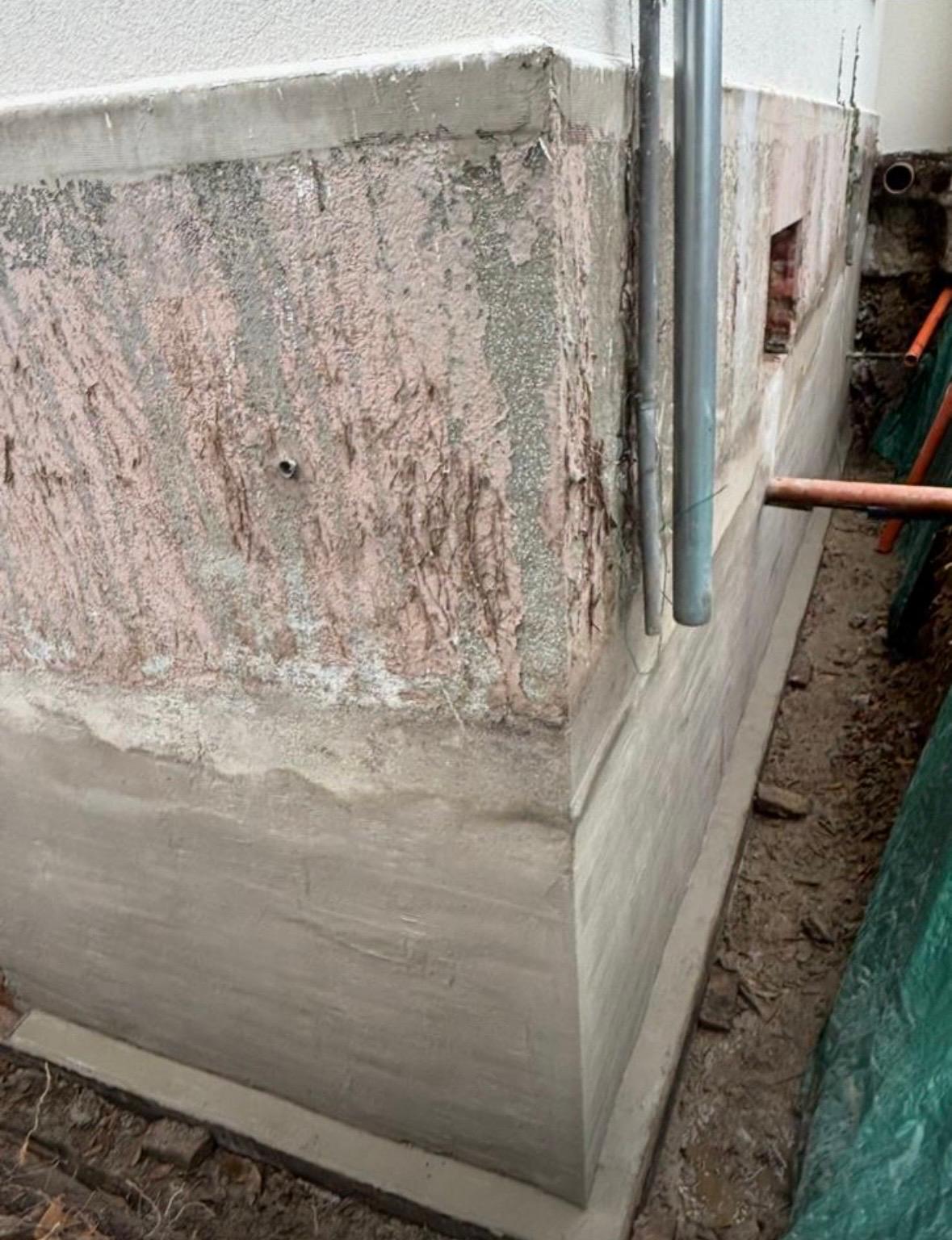 Isolierungsarbeiten Kellerwand Nahaufnahme